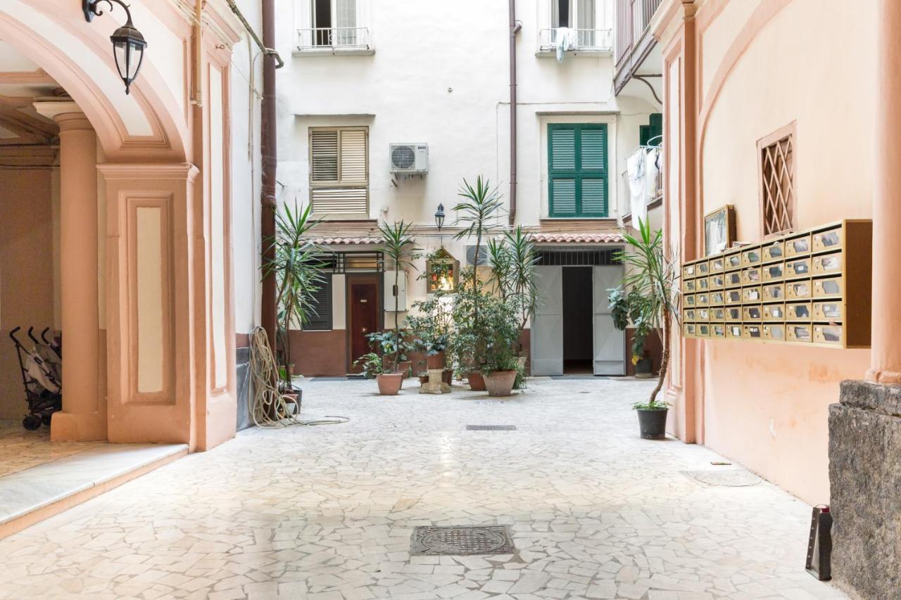 Art Inn Centro Napoli Bagian luar foto
