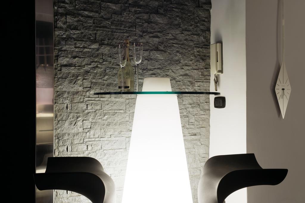 Art Inn Centro Napoli Bagian luar foto